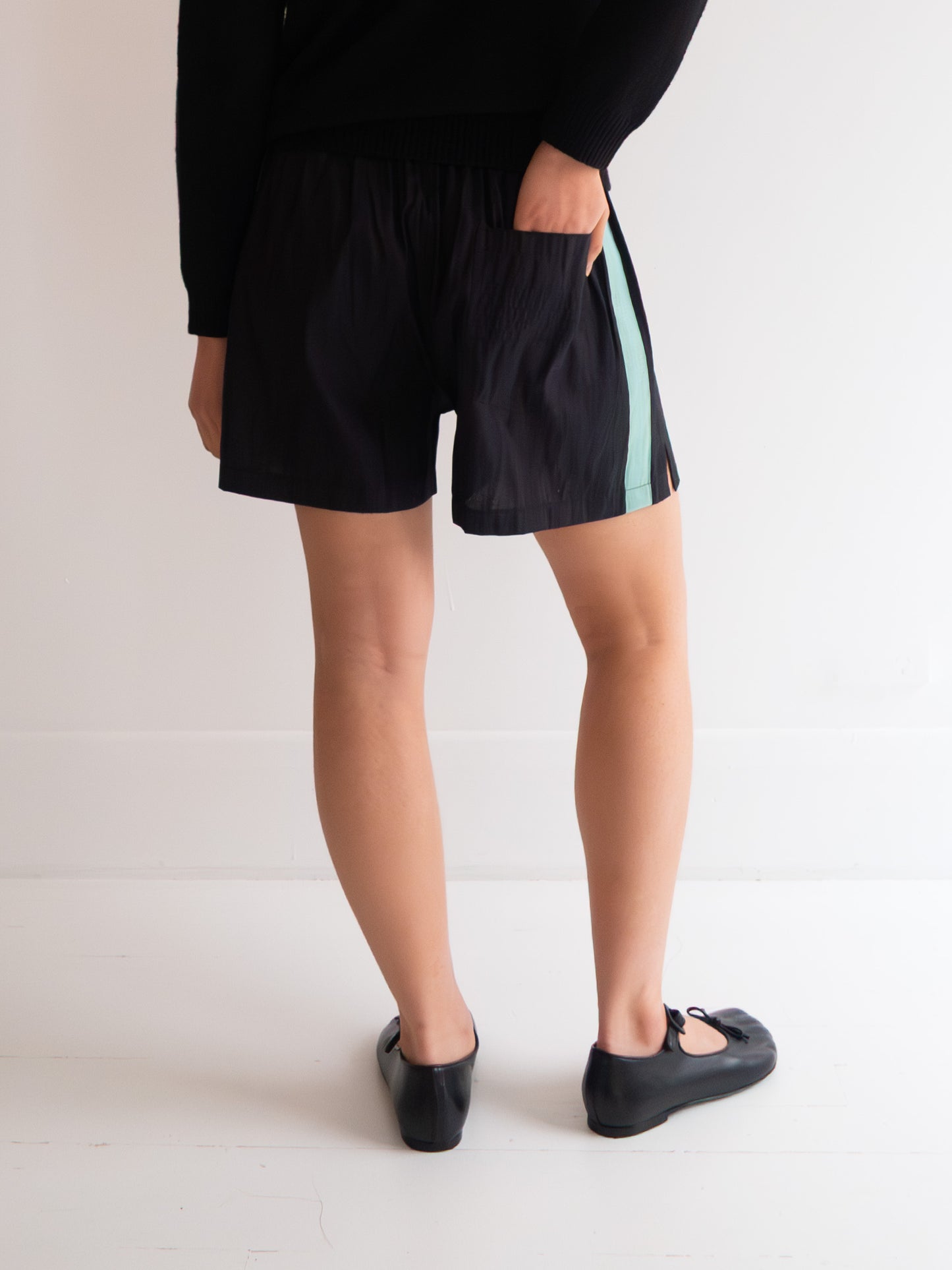 Raw Silk Contrast Shorts - Black/Mint