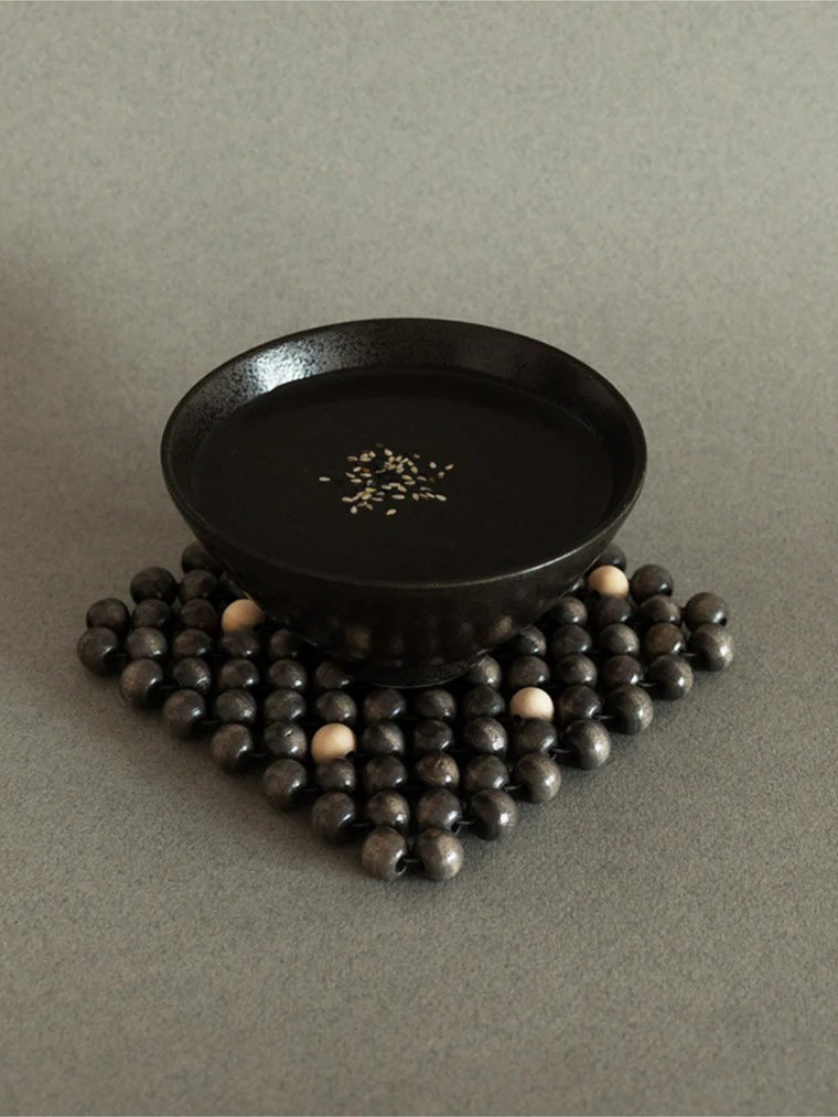 Yin/Yang Placemat - Sesame