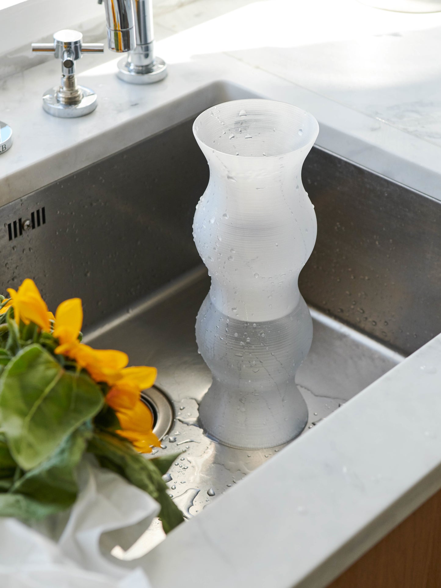 Plastic Surgery 03 Vase - Clear