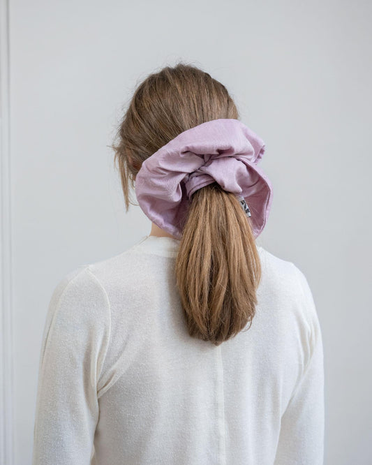 Raw Silk Scrunchie - Grey Pink