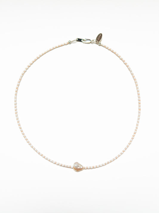 Somos Como Niños Necklace - Peach & White
