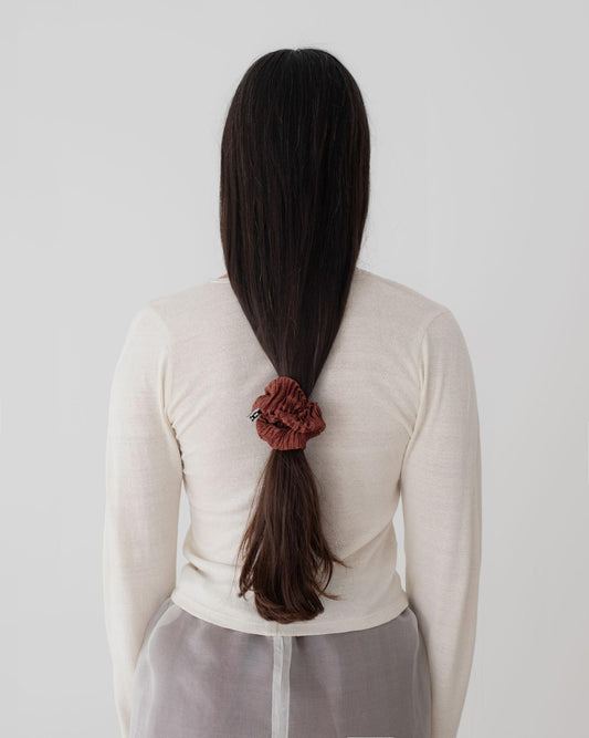 Plissé Silk Scrunchie - Mahogony